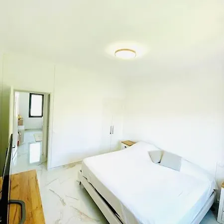 2 1 Er Etage Διαμέρισμα *