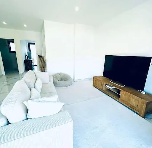 2 1 Er Etage Διαμέρισμα *